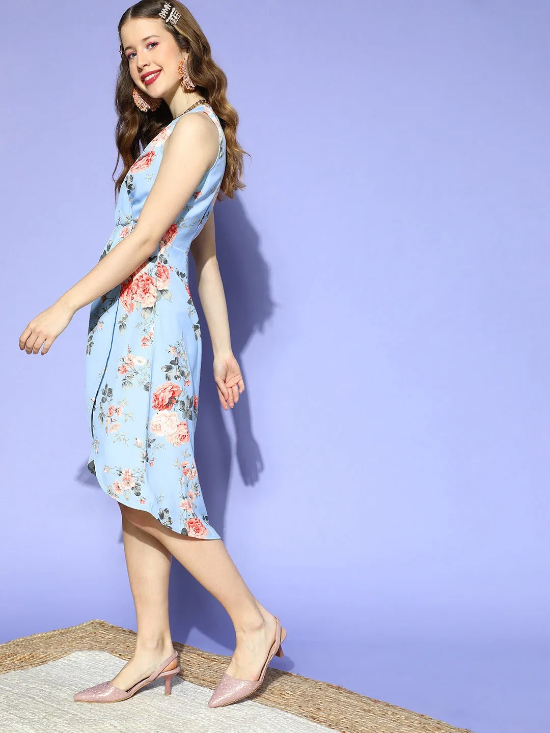 Berrylush Women Blue Floral Printed V-Neck Crepe Tulip Hem A-Line Midi Dress