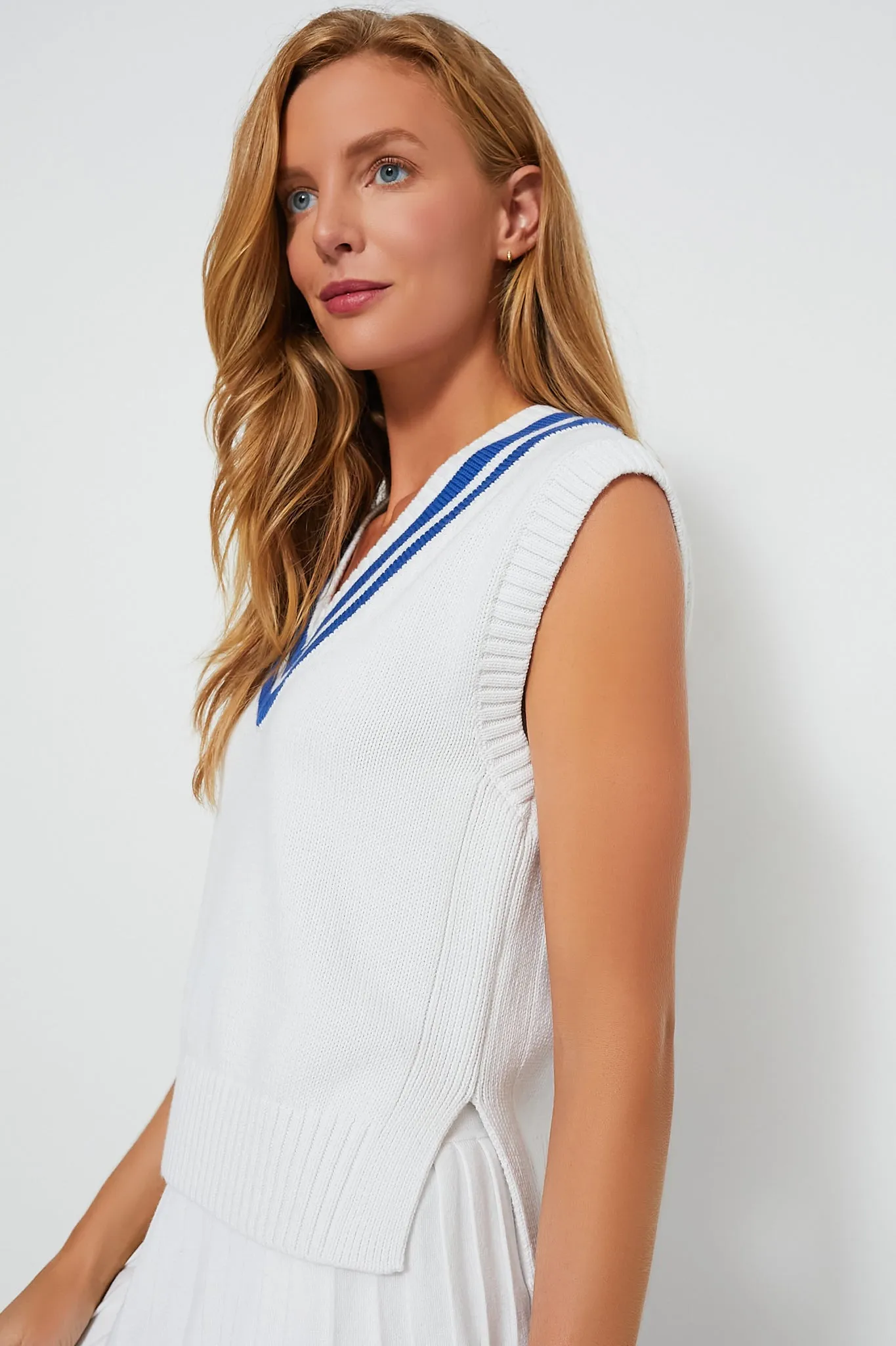 Ceramic White Cotton V-Neck Sweater Vest Pullover