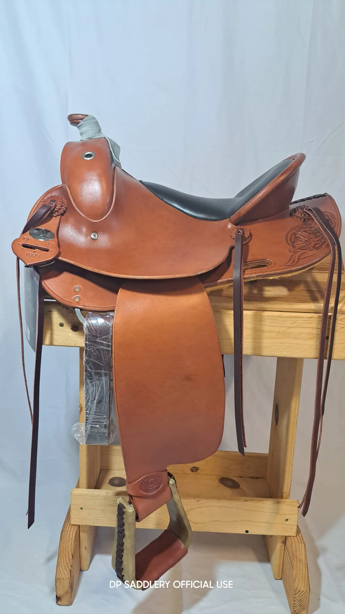 DP Saddlery Flex Fit Old Style 6800 15in