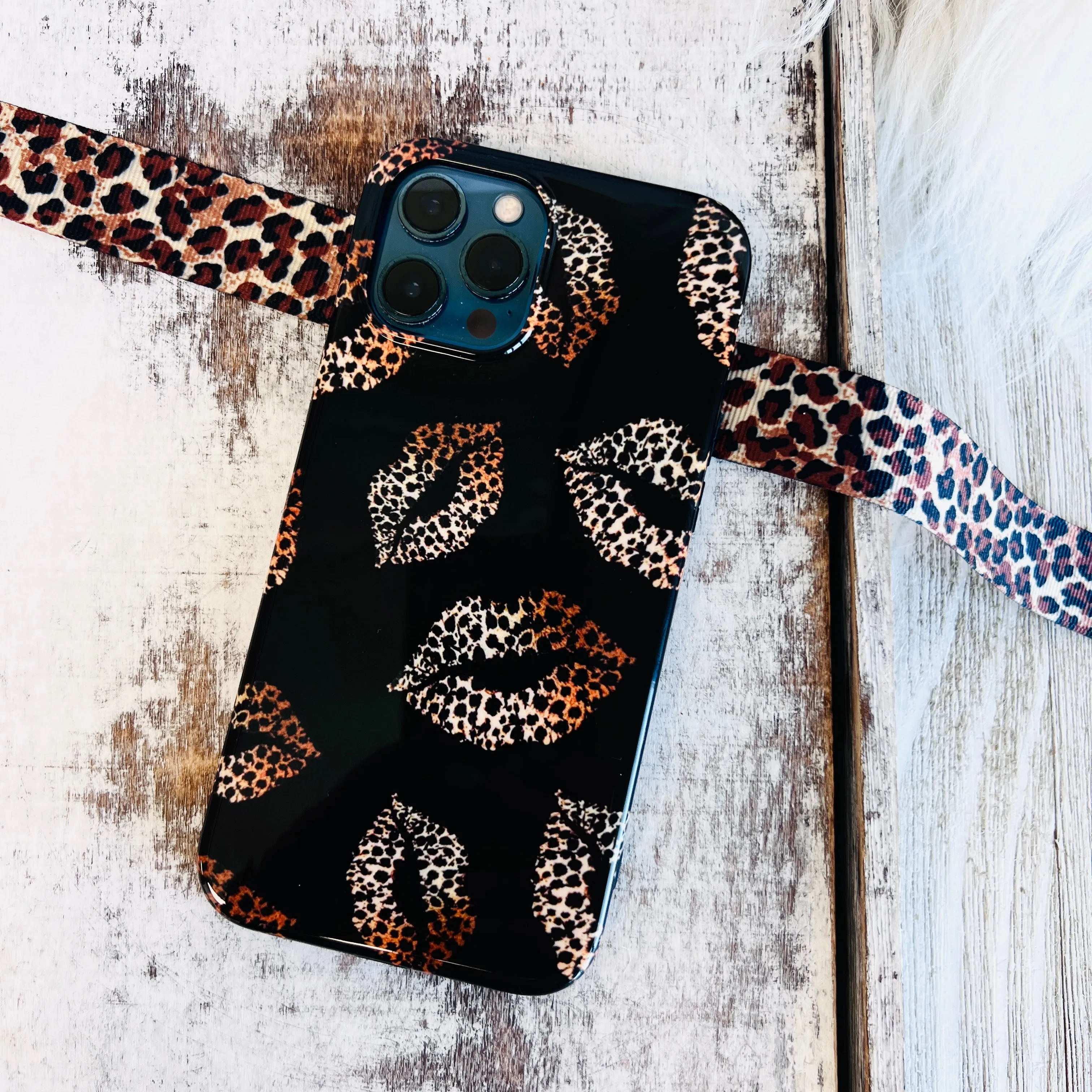 Leopard Smooches Case For iPhone