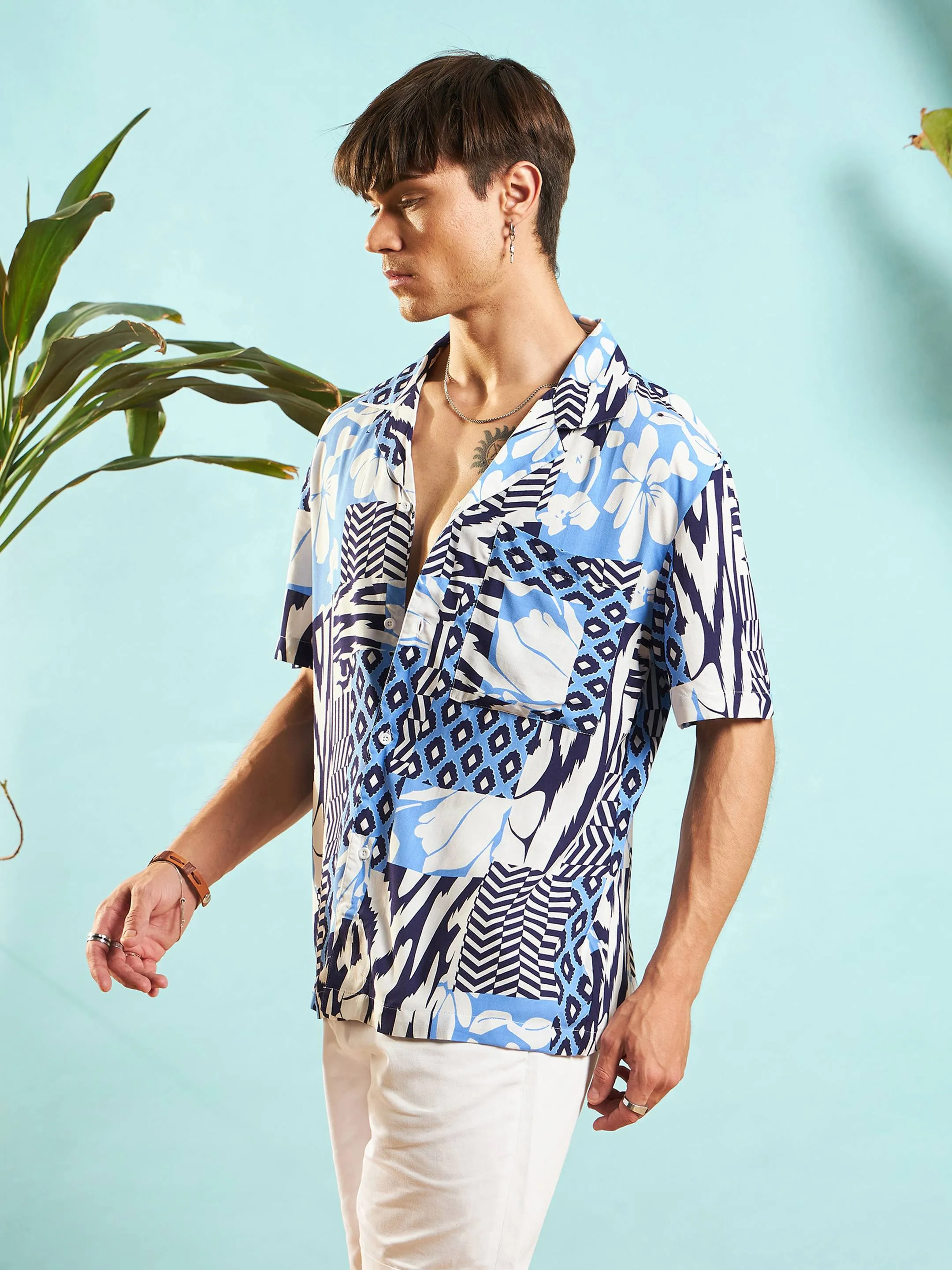 Men White & Blue Leopard Relax Fit Shirt