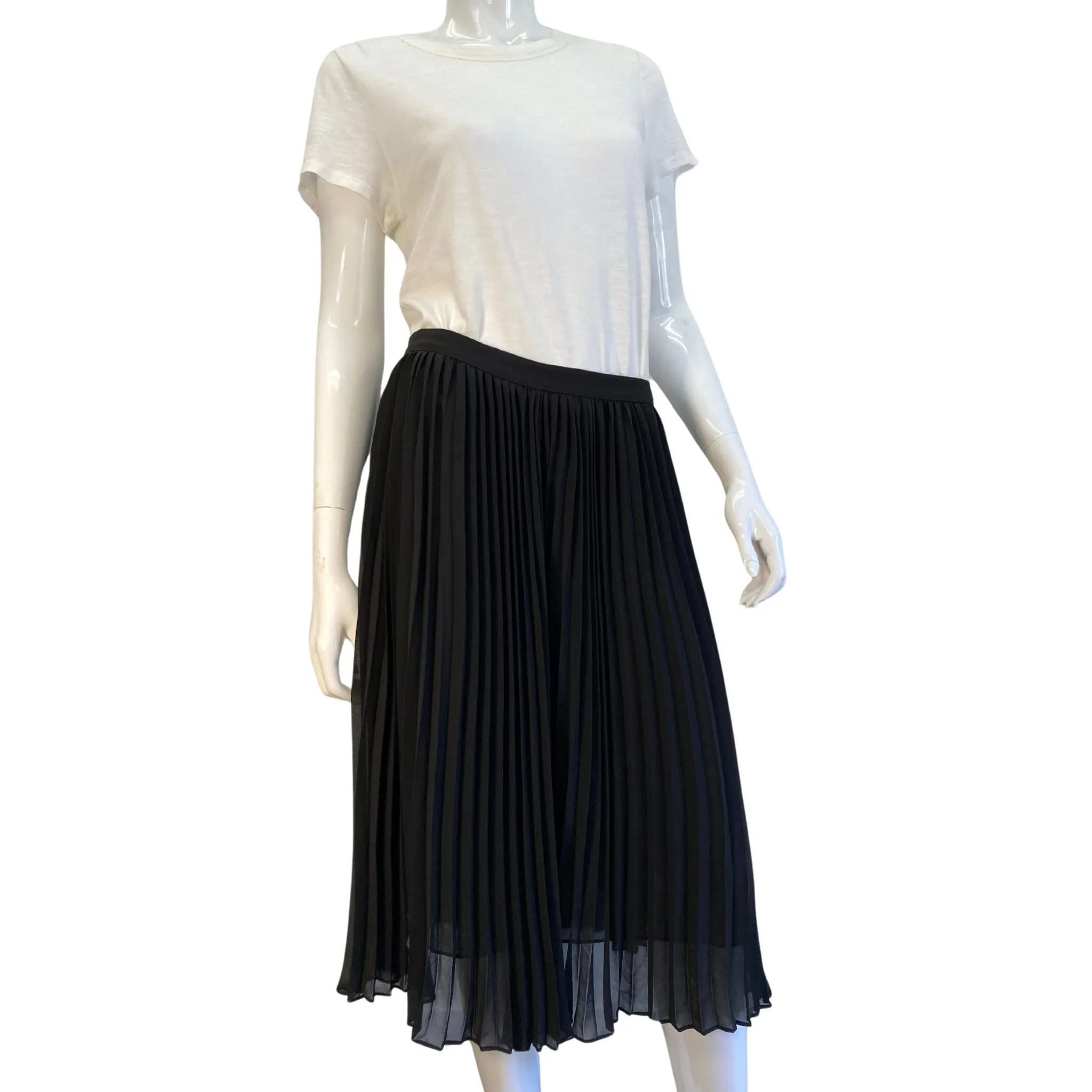 Pleated Black Skirt (M)