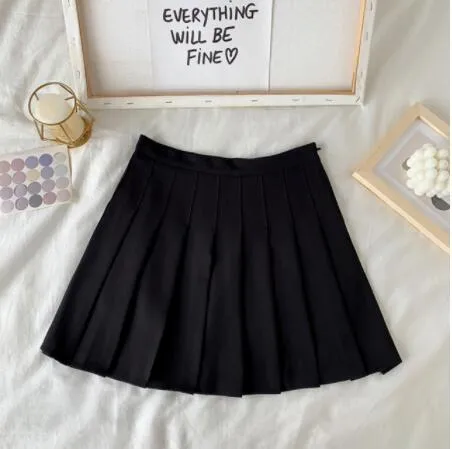 Simplicity at its Finest: A High Waisted Pleated Short Skirt