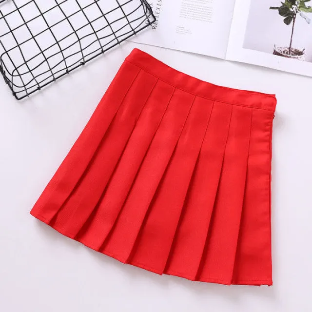 Simplicity at its Finest: A High Waisted Pleated Short Skirt