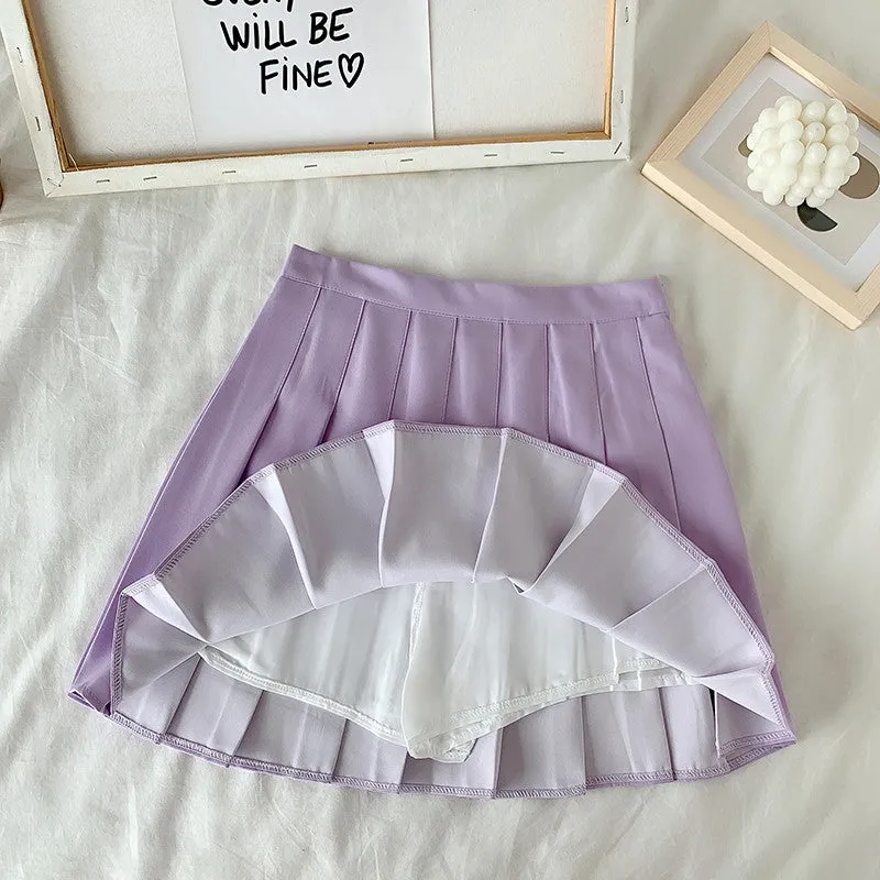 Simplicity at its Finest: A High Waisted Pleated Short Skirt