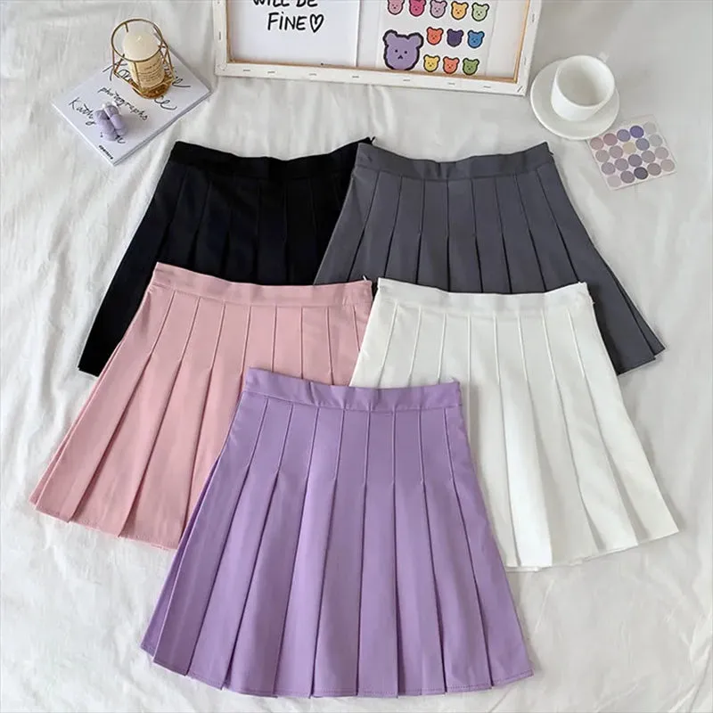 Simplicity at its Finest: A High Waisted Pleated Short Skirt