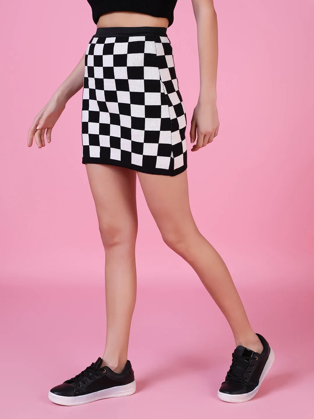 Women Black Checked Pencil Skirt